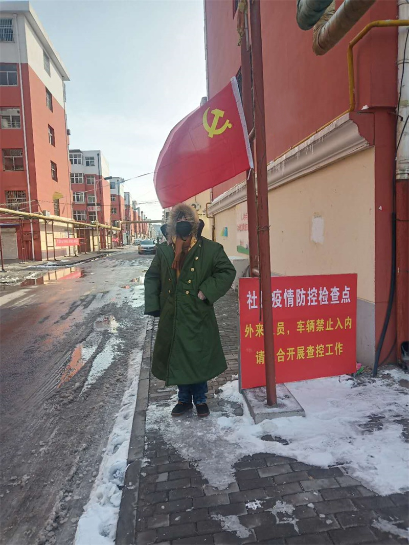 卢洪英当志愿者.jpg